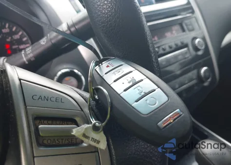 2014 Nissan Altima 2.5/2.5 S/2.5 Sl/2.5 Sv z USA, uszkodzony, nr VIN 1N4AL3AP3EN373591